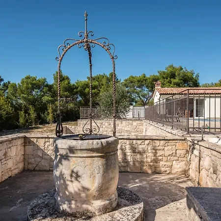 Mare Villa